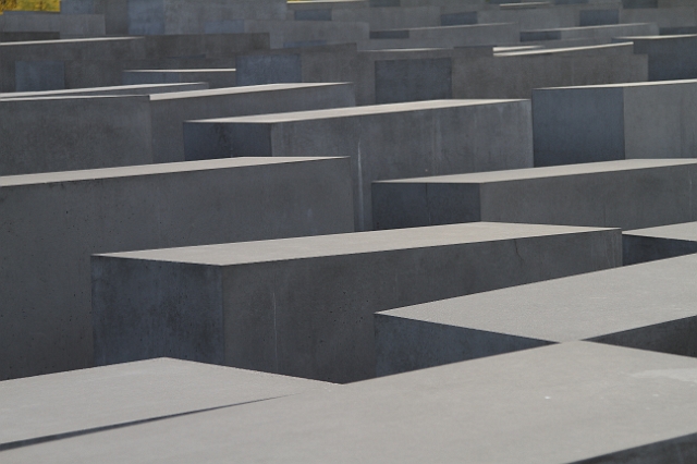 324 Holocaust monument.JPG